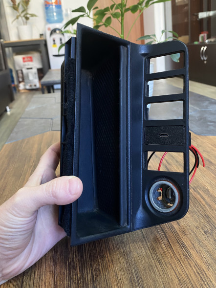 Блок зарядки USB-C 65W для BMW E36 в Самаре