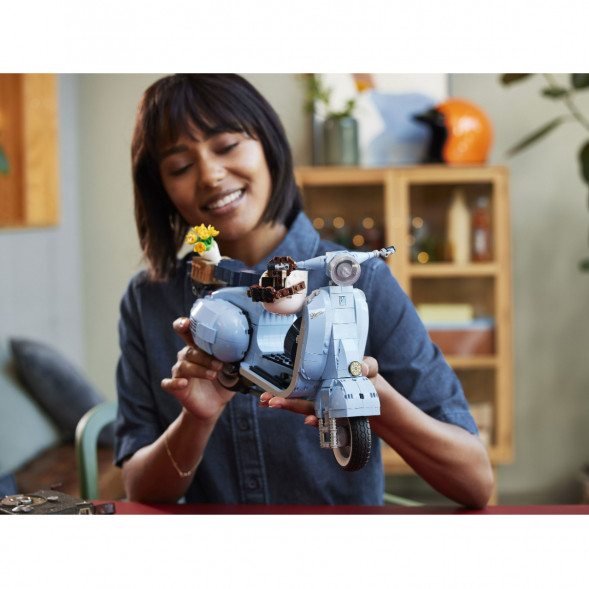 Конструктор LEGO Коллекционные наборы 10298 Vespa 125 в Самаре