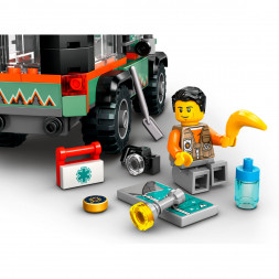 Конструктор LEGO City 60447 Внедорожный горный грузовик